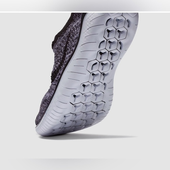 Nike Free RN Flyknit 2018 Sneakers Oreo White Black 942838-101 Mens Size - Picture 6 of 11